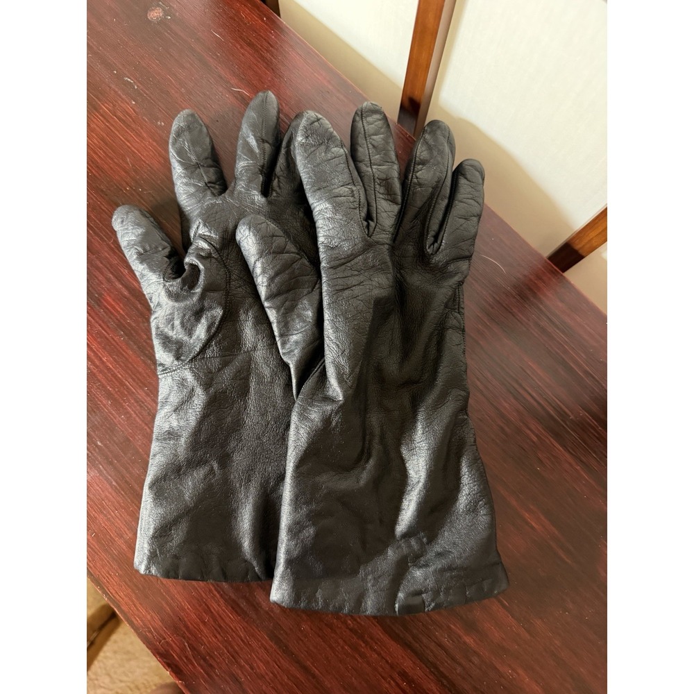 Neiman Marcus Soft Leather & Cashmere Size 8 Made in Italy Black Driving Gloves